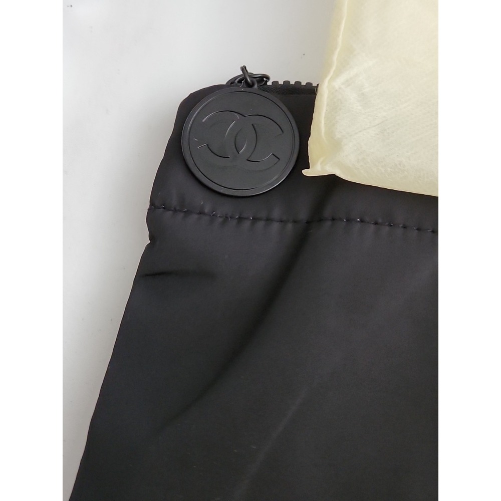 Chanel beauty makeup bag iPad Pouch VIP Gift black With Dust Bag NEW SEALED - Picture 3 of 3